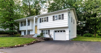 Welcome to this beautifully maintained four-bedroom home nestled - photo 3