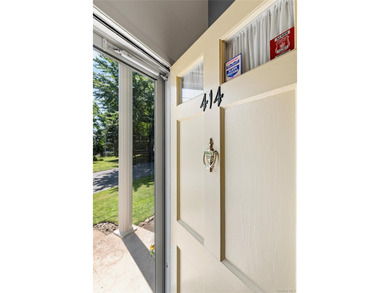 Welcome to this beautifully maintained four-bedroom home nestled - photo 4