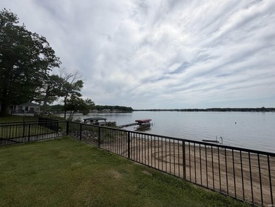 Welcome to this beautifully updated 1-bedroom, 1-bath cottage - photo 19