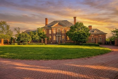 A truly extraordinary estate offering unmatched privacy, luxury - photo 1