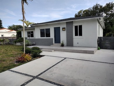 Be first to move in! Beautiful and Redesigned Custom 4 bedrooms - photo 3