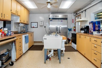 Spacious 2BR/2BA manufactured home in the desired community of - photo 34