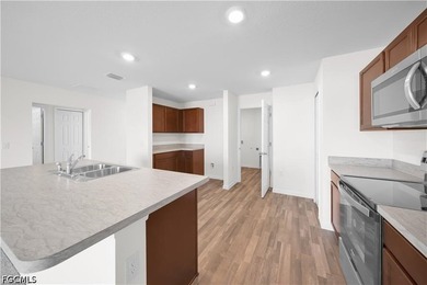 Welcome to this cozy and well-maintained single-family home - photo 8