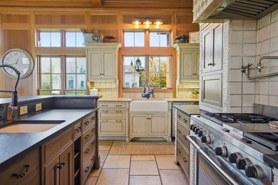 A truly extraordinary estate offering unmatched privacy, luxury - photo 9