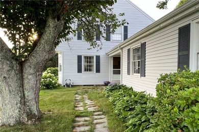 Welcome to the desirable Slate Hill Farm neighborhood. This - photo 3