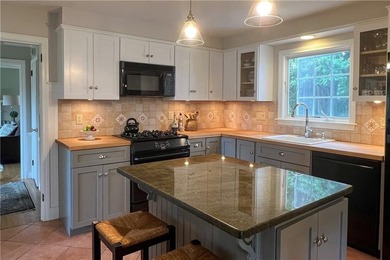 Welcome to the desirable Slate Hill Farm neighborhood. This - photo 10