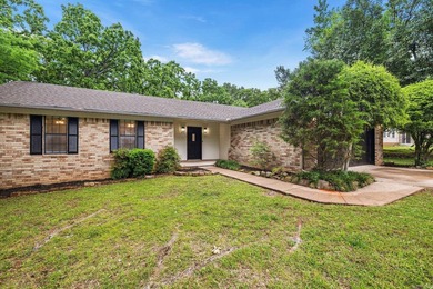 Beautifully remodeled 3 bedroom, 2 bathroom home offering 1,571 - photo 2