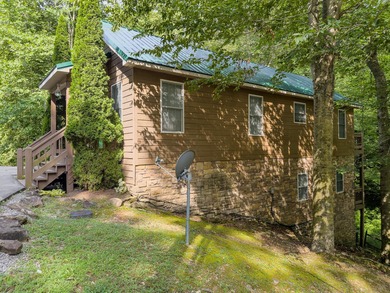 Charming 3-Bed, 3-Bath Cabin in Lake Cumberland Resort! A MUST - photo 4