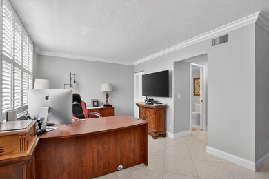 Completely renovated and move in ready 2/2 + den, could easily - photo 16