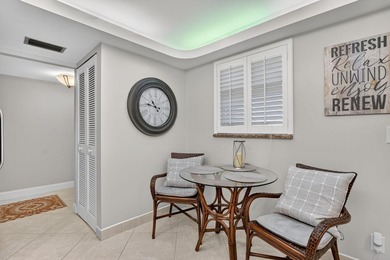Completely renovated and move in ready 2/2 + den, could easily - photo 20