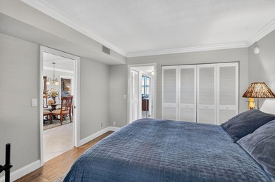 Completely renovated and move in ready 2/2 + den, could easily - photo 28