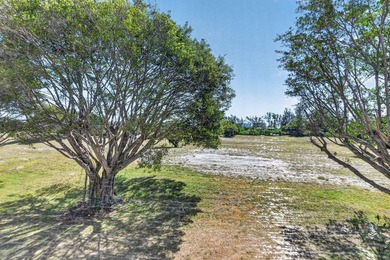Completely renovated and move in ready 2/2 + den, could easily - photo 37
