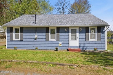 Come see this super cute home just around the corner from the - photo 8