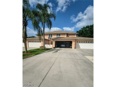 Move-In ready!! Ground Floor Coach Home with 3 Bedrooms 2 Baths - photo 3
