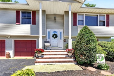 Set on a quiet, privacy-filled cul-de-sac, this beautifully - photo 4