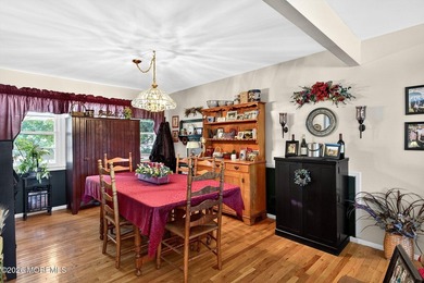 Set on a quiet, privacy-filled cul-de-sac, this beautifully - photo 8
