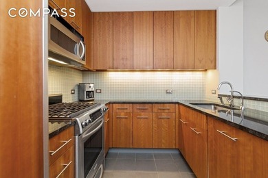 Welcome to refined living at the Sky House Condominium, a - photo 3