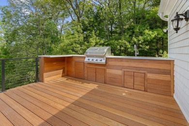New spacious front yard and entrance redesigned !!! Fall in love - photo 15