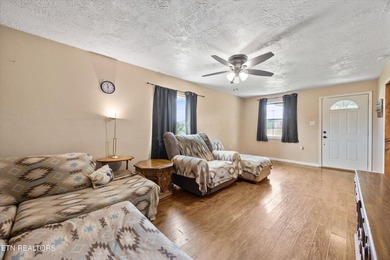 Welcome home to this charming 2-bedroom, 1-bath home in the - photo 5
