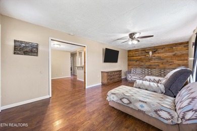 Welcome home to this charming 2-bedroom, 1-bath home in the - photo 6