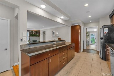 Beautifully renovated ranch located in the heart of Pleasant - photo 18