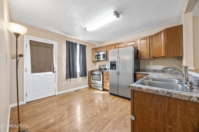 Welcome home to this charming 2-bedroom, 1-bath home in the - photo 9
