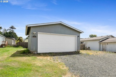Tucked away in a quiet Rockaway Beach neighborhood near Lake - photo 26