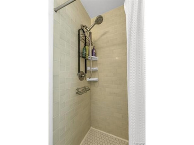 Beautifully renovated ranch located in the heart of Pleasant - photo 27