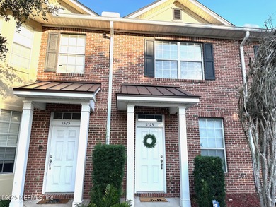 (private lake, pond, creek) Home For Sale in Jacksonville Florida