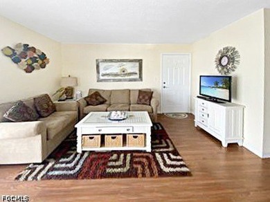 Waterfront Living with Stunning River Views - Fully Furnished & - photo 8