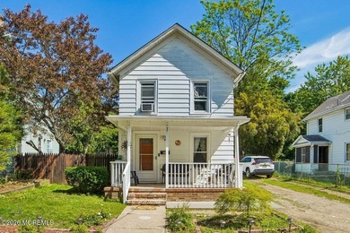 Welcome to 37 Stoll St, a charming Colonial offering classic - photo 1