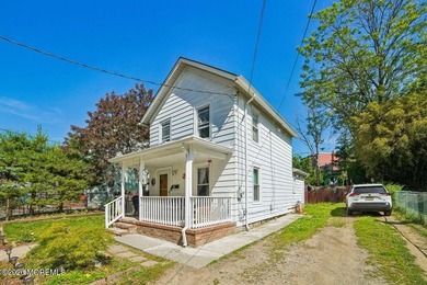Welcome to 37 Stoll St, a charming Colonial offering classic - photo 2