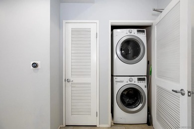 Welcome to the pinnacle of urban living in the heart of the - photo 8