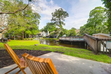 Lake Home For Sale in Mount Pleasant, South Carolina