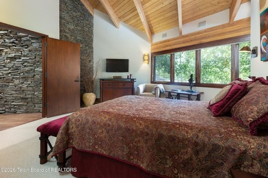 Set on the West Bank of the Snake River in Wilson, this 9 - photo 25