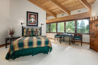 Set on the West Bank of the Snake River in Wilson, this 9 - photo 28
