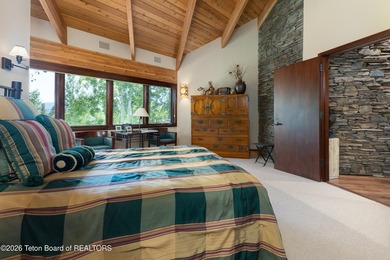 Set on the West Bank of the Snake River in Wilson, this 9 - photo 29