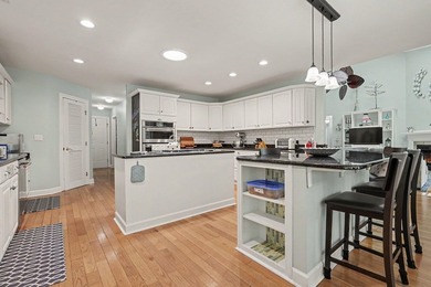 YOU FOUND THE ONE!!! Magnificent 3-bedroom, 3.5 bath brick home - photo 10