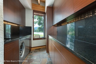 Set on the West Bank of the Snake River in Wilson, this 9 - photo 39