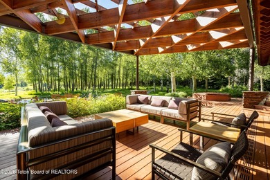 Set on the West Bank of the Snake River in Wilson, this 9 - photo 44