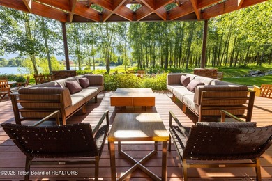 Set on the West Bank of the Snake River in Wilson, this 9 - photo 45