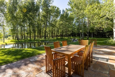 Set on the West Bank of the Snake River in Wilson, this 9 - photo 48