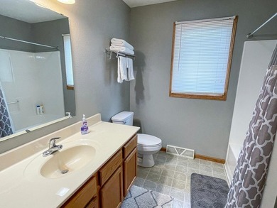 Exceptional investment opportunity on the shores of Lake - photo 9