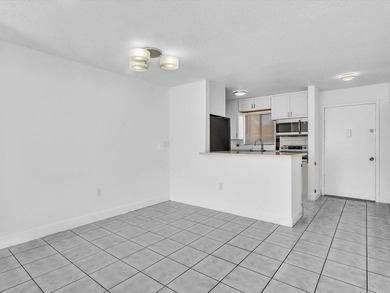 Charming 1-bedroom, 1-bath first-floor corner unit in Forest - photo 11