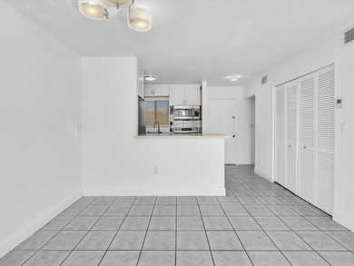 Charming 1-bedroom, 1-bath first-floor corner unit in Forest - photo 12