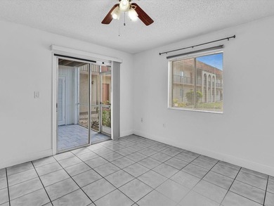 Charming 1-bedroom, 1-bath first-floor corner unit in Forest - photo 17