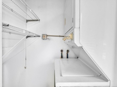Charming 1-bedroom, 1-bath first-floor corner unit in Forest - photo 24