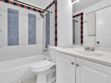 Charming 1-bedroom, 1-bath first-floor corner unit in Forest - photo 28