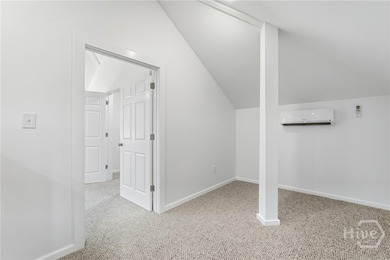 Beautifully renovated 4-bedroom, 4-bath home that perfectly - photo 50