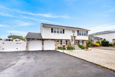 Experience the beauty of sweeping waterfront vistas from this - photo 1